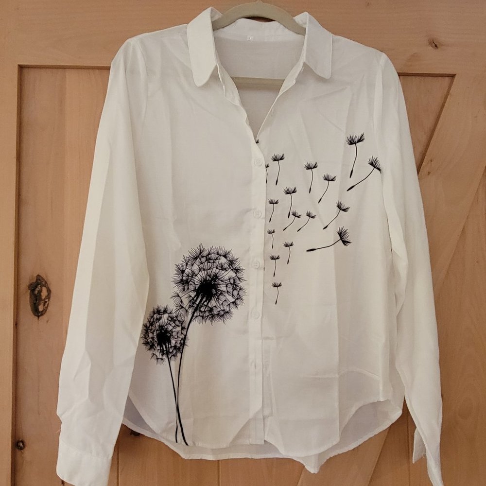 Dandelion printed shirt NWOT